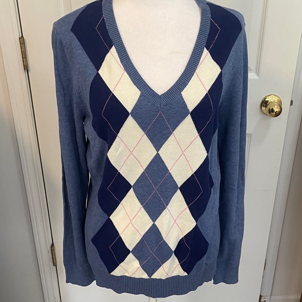 IZOD VNECK NWT LONG SLEEVE SWEATER SZ L
